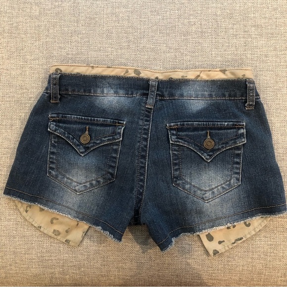 Y2K Vintage Ultra low-rise Jean Short Shorts Size 5/6 - Picture 2 of 5